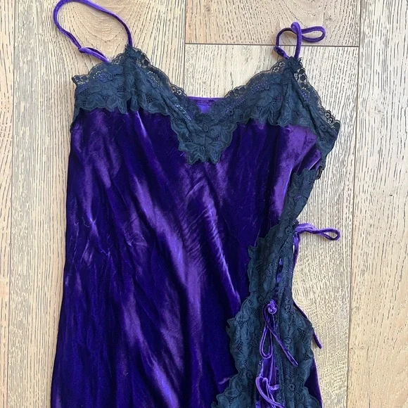 Mother of All Mabel velvet dress - Picture 7 of 9